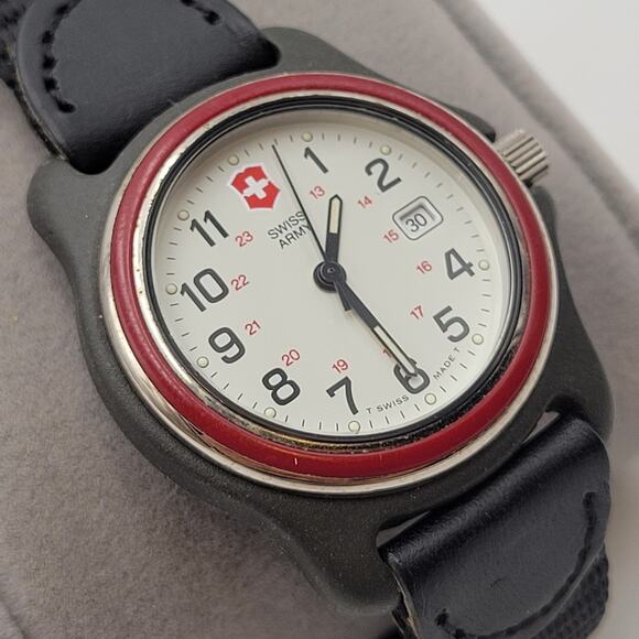 Swiss Army Ladies Black Quartz Watch Vtg New Battery - Picture 2 of 11